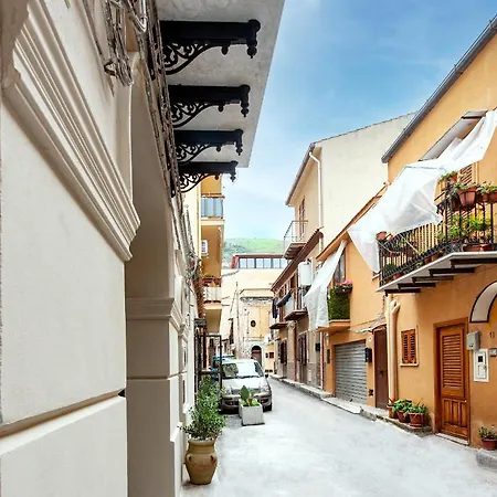 Palazzo Al Carmine 게스트하우스
