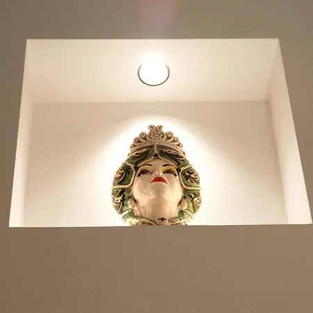 Palazzo Al Carmine 몬레알레