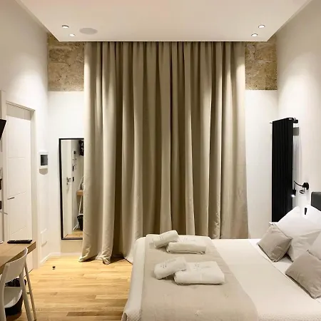 Palazzo Al Carmine モンレアーレ
